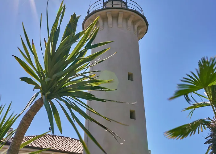 Comfy One-bedroom With Balcony And Lift 公寓 *