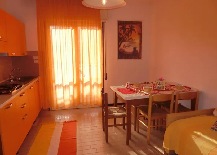 公寓 Comfy One-bedroom With Balcony And Lift