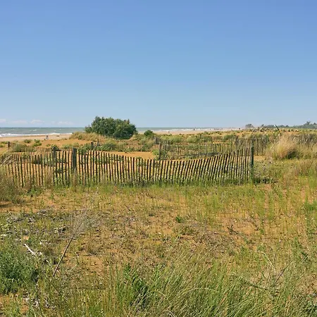 アパート Comfy One-bedroom With Balcony And Lift ビビオーネ