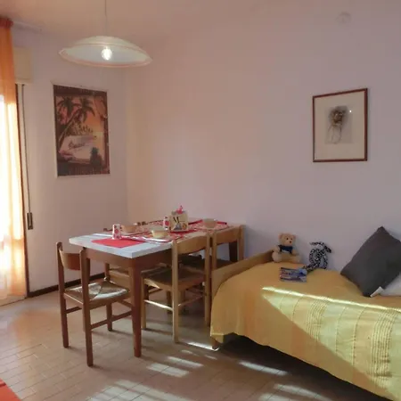Comfy One-bedroom With Balcony And Lift Bibione