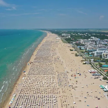 Comfy One-bedroom With Balcony And Lift * Bibione