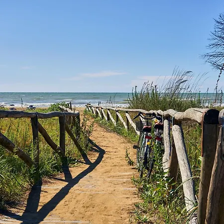 Comfy One-bedroom With Balcony And Lift Bibione