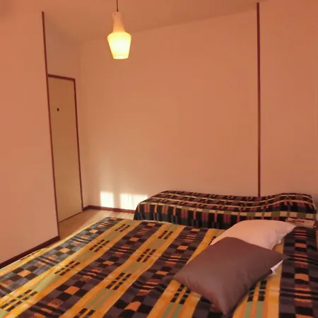 아파트 Comfy One-bedroom With Balcony And Lift 비비오네