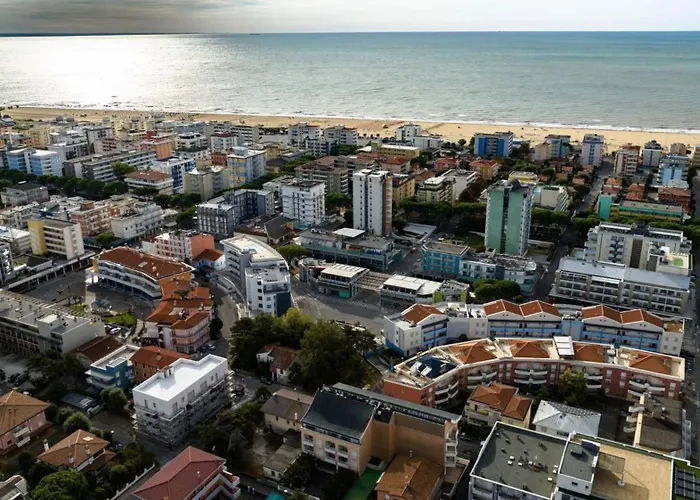 Comfy One-bedroom With Balcony And Lift *